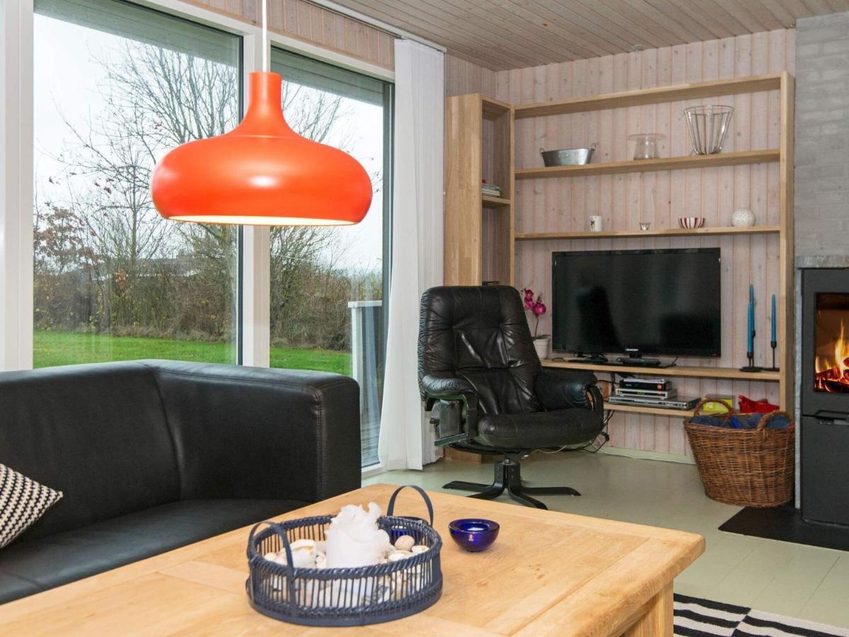 8 Person Holiday Home In Ebeltoft Eksteriør billede