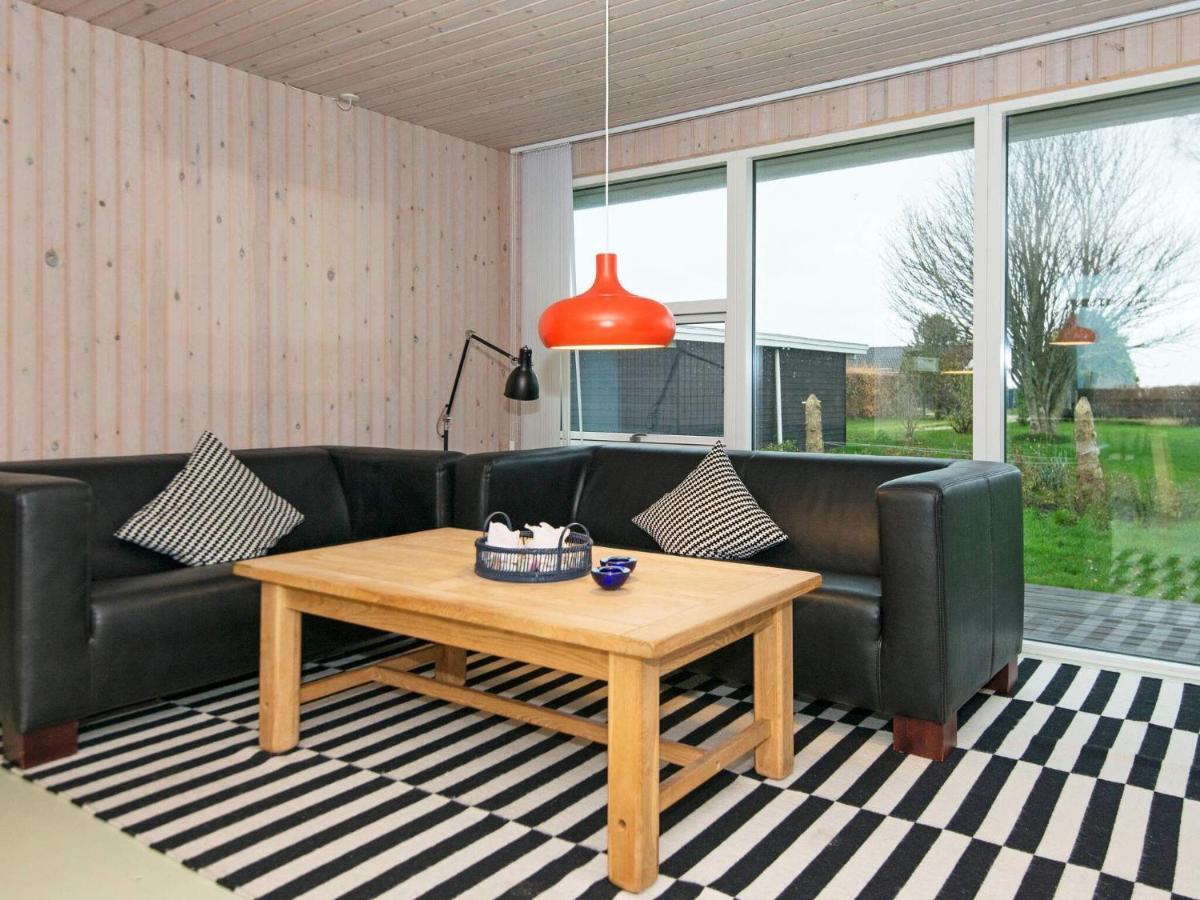 8 Person Holiday Home In Ebeltoft Eksteriør billede